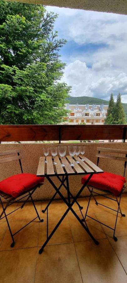 Rincon De Lierde Apartment Villanúa Екстериор снимка