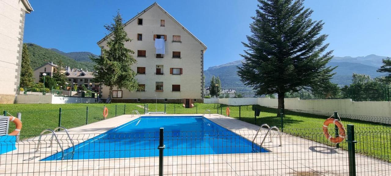 Rincon De Lierde Apartment Villanúa Екстериор снимка